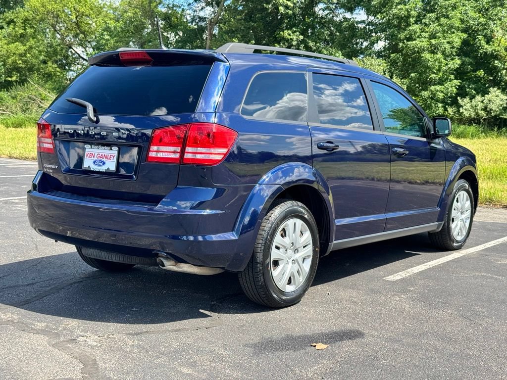 Used 2019 Dodge Journey SE FWD image 9