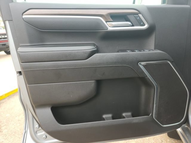 Used 2025 Chevrolet Silverado 1500 LT RWD image 25