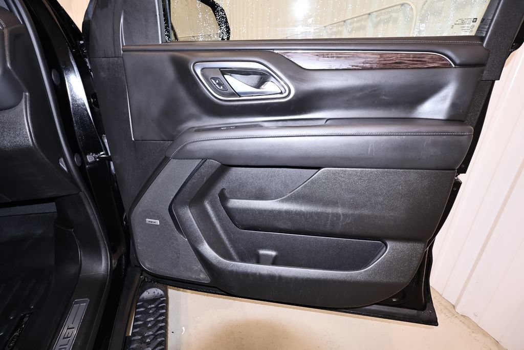 Used 2023 Chevrolet Tahoe Z71 w/ Luxury Package AWD/4WD image 22