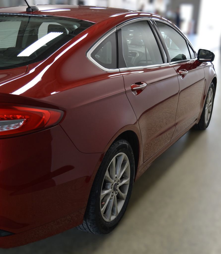 Certified 2017 Ford Fusion SE w/ Fusion SE Technology Package FWD image 7