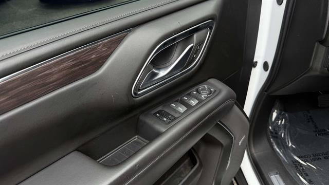 Used 2024 Chevrolet Tahoe Z71 w/ Luxury Package AWD/4WD image 9