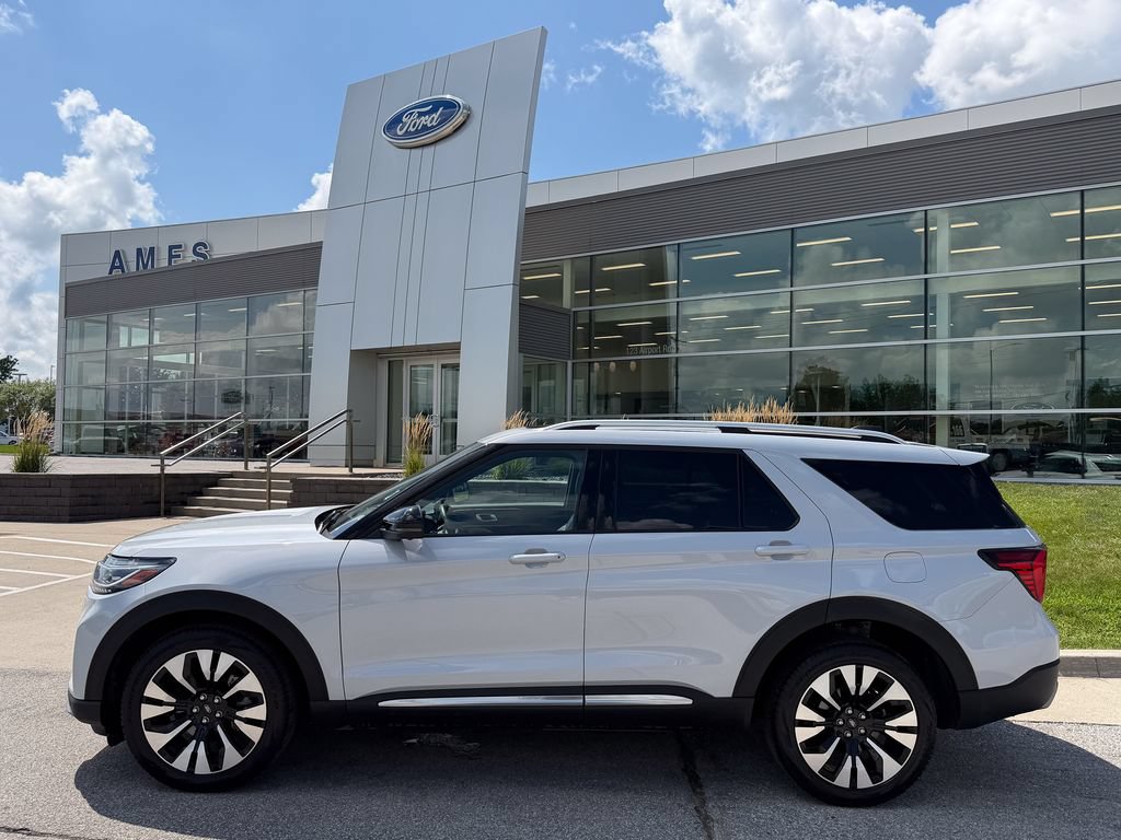 Certified 2025 Ford Explorer Platinum w/ LUX Leather Package AWD/4WD image 3