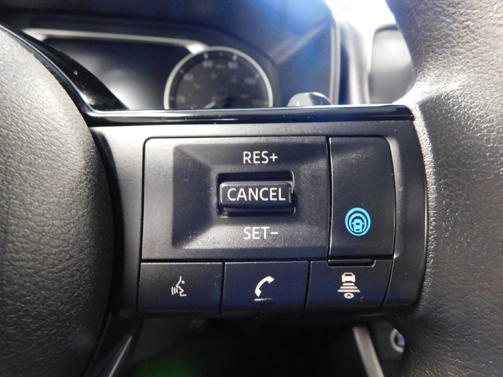 Used 2023 Nissan Rogue SV FWD image 23