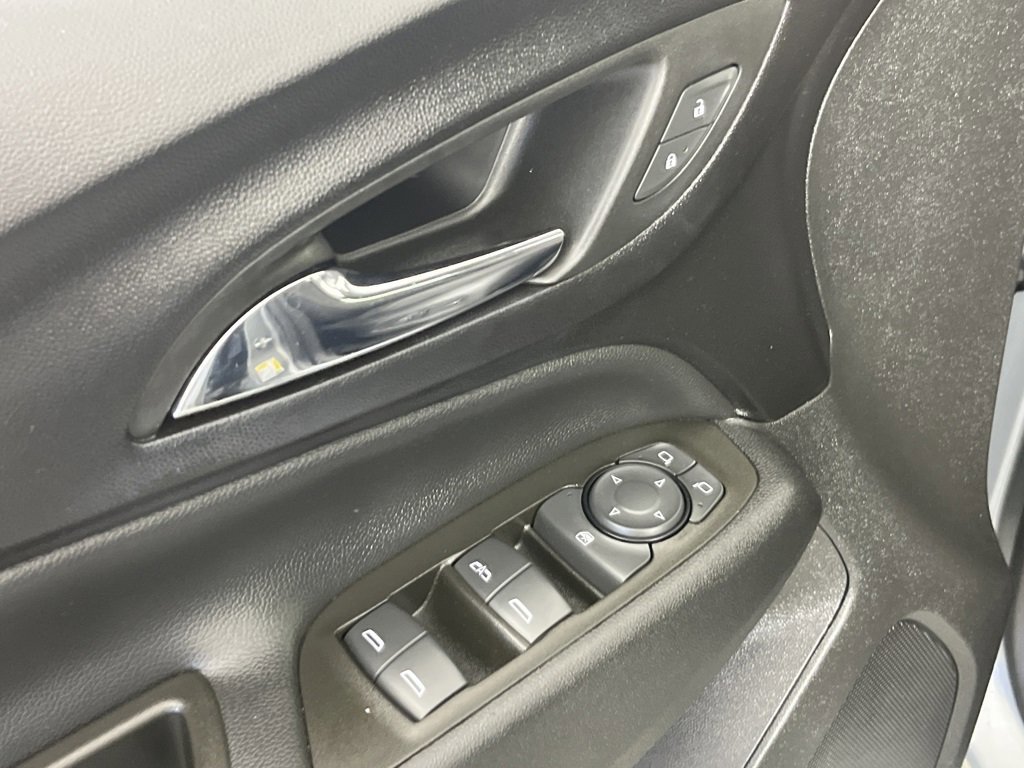 Used 2023 Chevrolet Equinox LT image 25