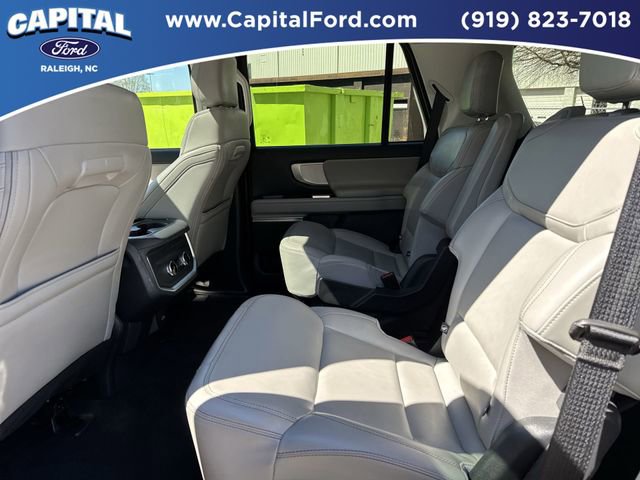Certified 2025 Ford Expedition Active image 18