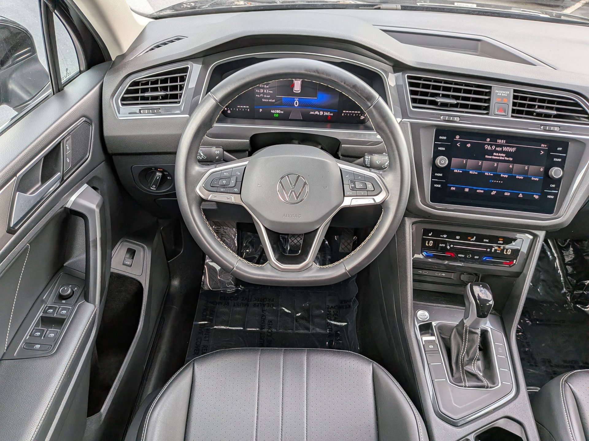 Used 2024 Volkswagen Tiguan SE FWD image 17