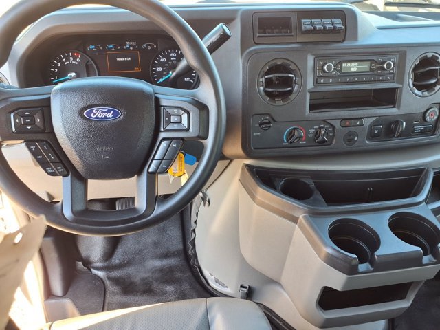 Certified 2022 Ford E-350 and Econoline 350 Super Duty RWD image 5