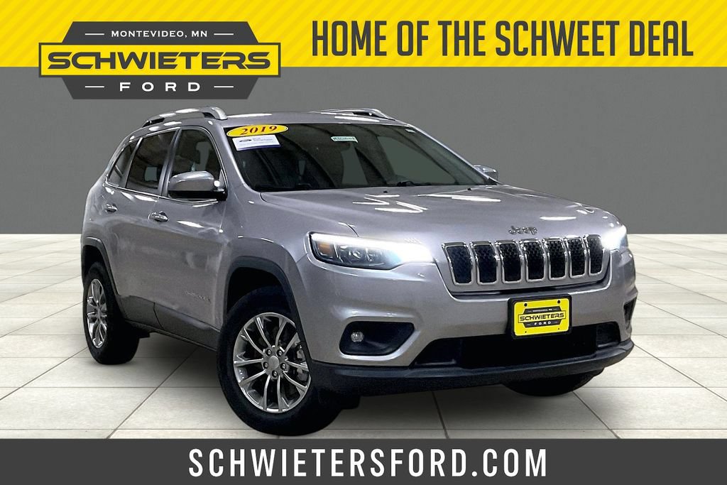 Used 2019 Jeep Cherokee Latitude Plus w/ Comfort/Convenience Group AWD/4WD image 1