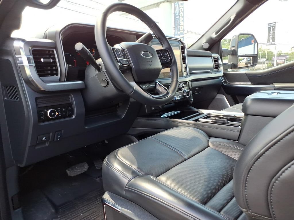 Certified 2025 Ford F350 Platinum AWD/4WD image 11
