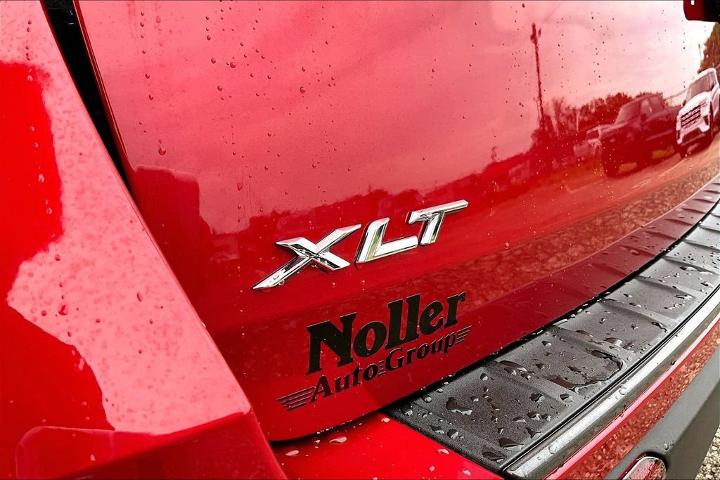 Certified 2024 Ford Explorer XLT w/ Equipment Group 202A AWD/4WD image 8