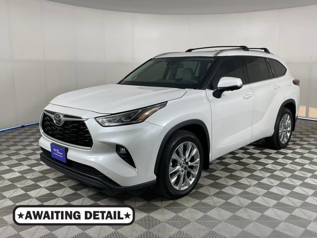 Used 2024 Toyota Highlander Limited AWD/4WD image 1