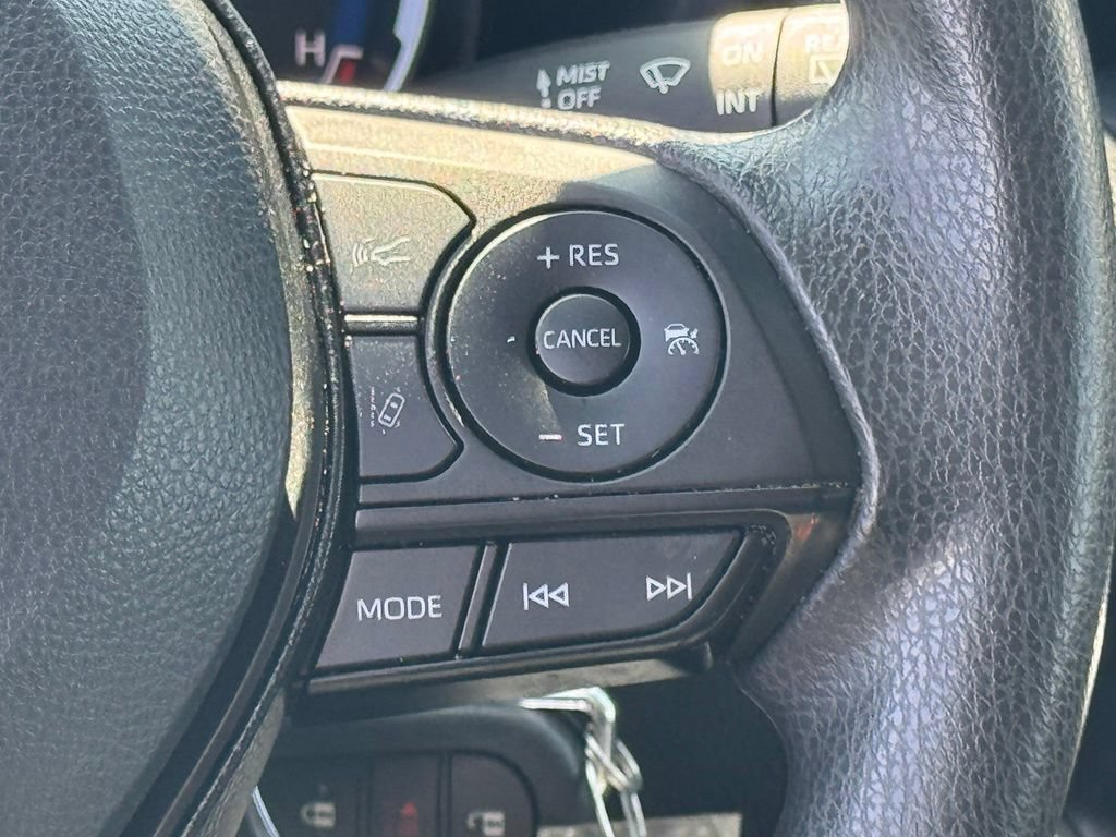 Used 2023 Toyota RAV4 LE AWD/4WD image 23