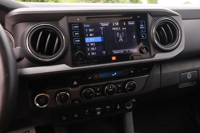 Used 2018 Toyota Tacoma TRD Sport AWD/4WD image 16