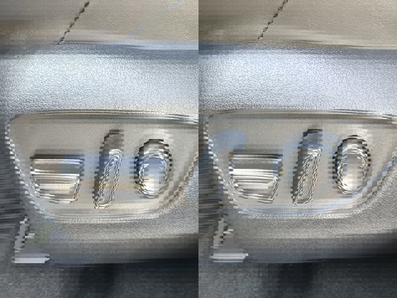 Used 2024 Toyota RAV4 XSE w/ Weather Package image 30