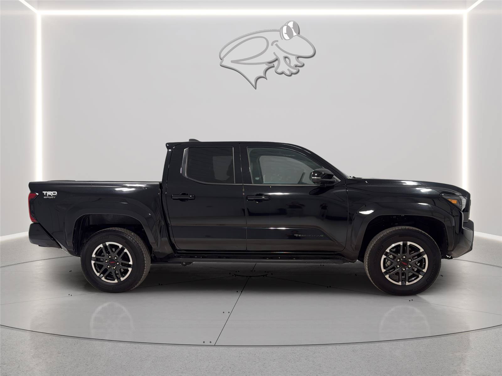 Used 2025 Toyota Tacoma TRD Sport w/ TRD Sport Premium Package AWD/4WD image 4