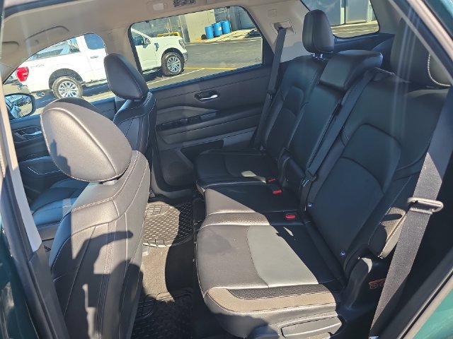 Used 2024 Nissan Pathfinder SL AWD/4WD image 22