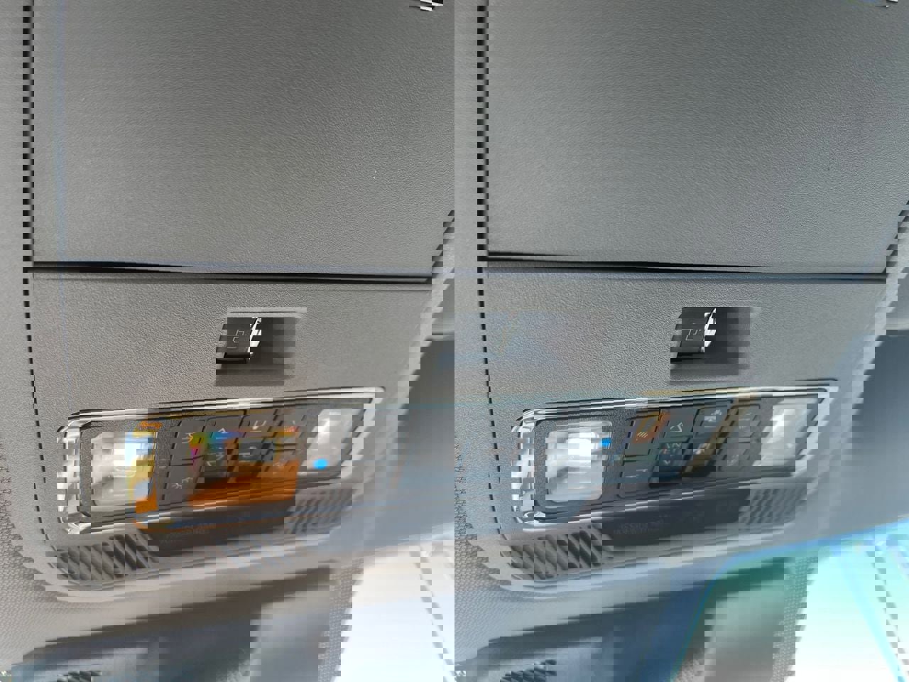 Certified 2023 Ford F150 Lariat w/ Equipment Group 502A High image 29