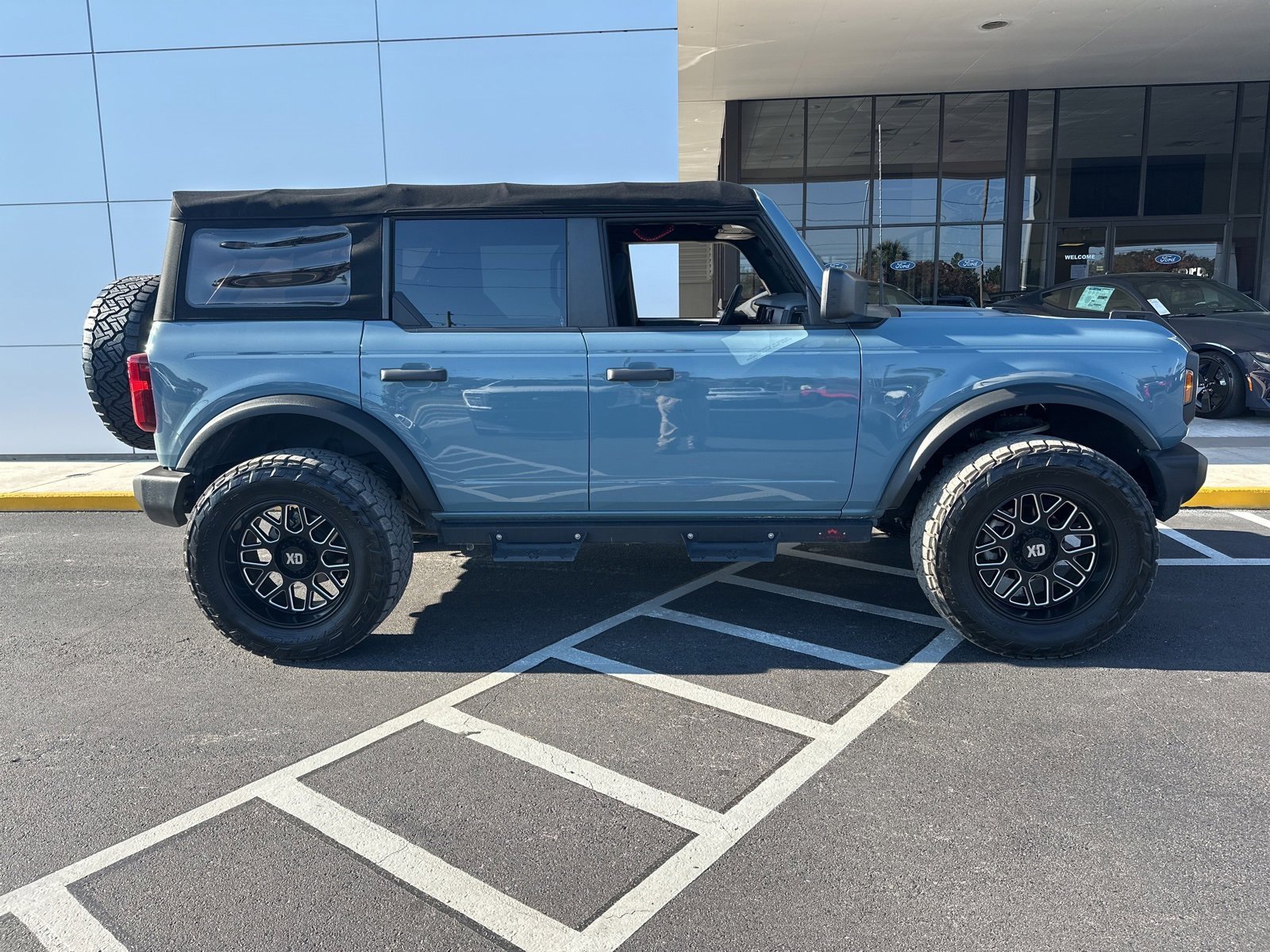 Certified 2022 Ford Bronco 4-Door image 2