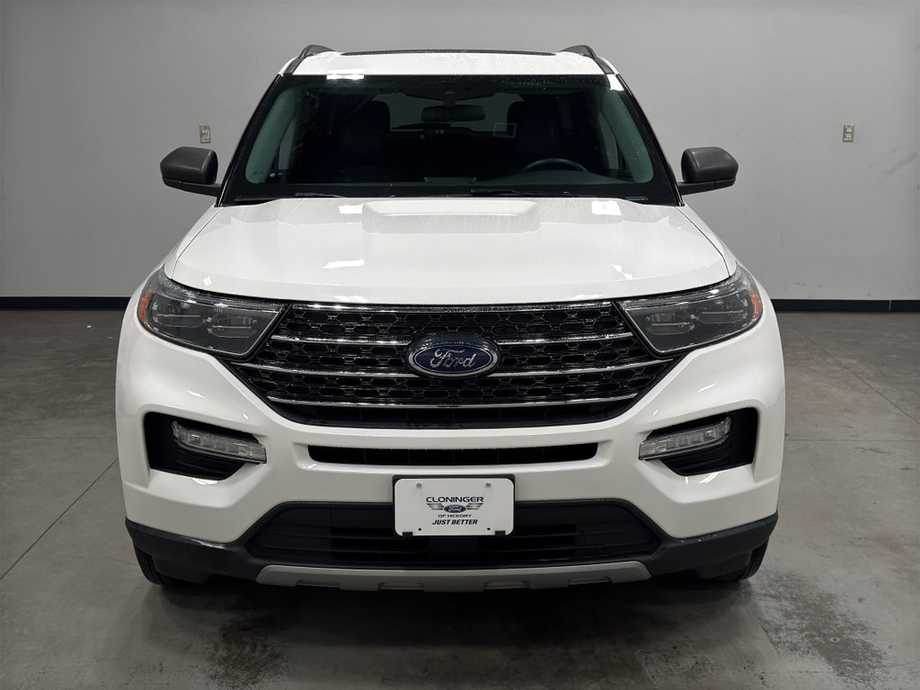 Certified 2022 Ford Explorer XLT w/ Equipment Group 202A image 3
