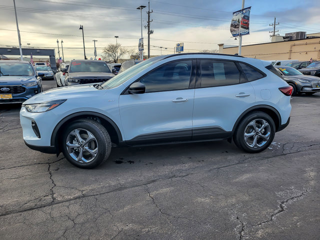 Certified 2025 Ford Escape ST-Line w/ Tech Pack #1 AWD/4WD image 3