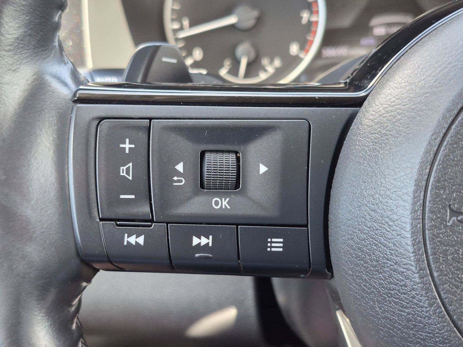 Used 2025 Nissan Pathfinder SL AWD/4WD image 16