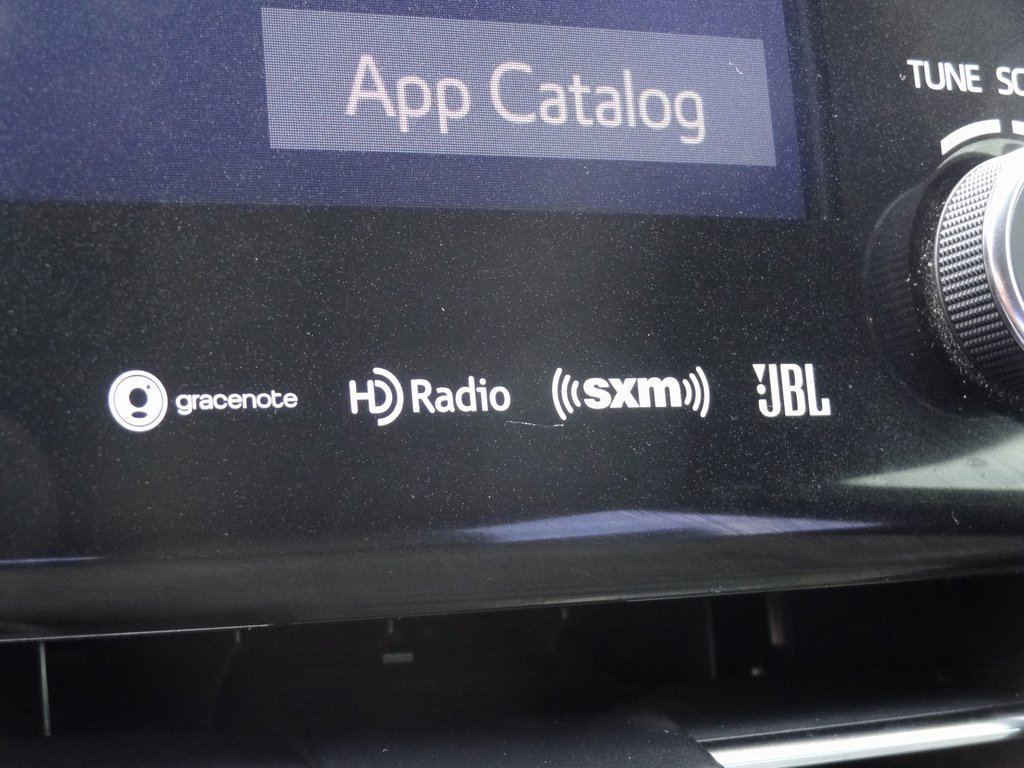 Used 2019 Toyota Avalon Limited image 36