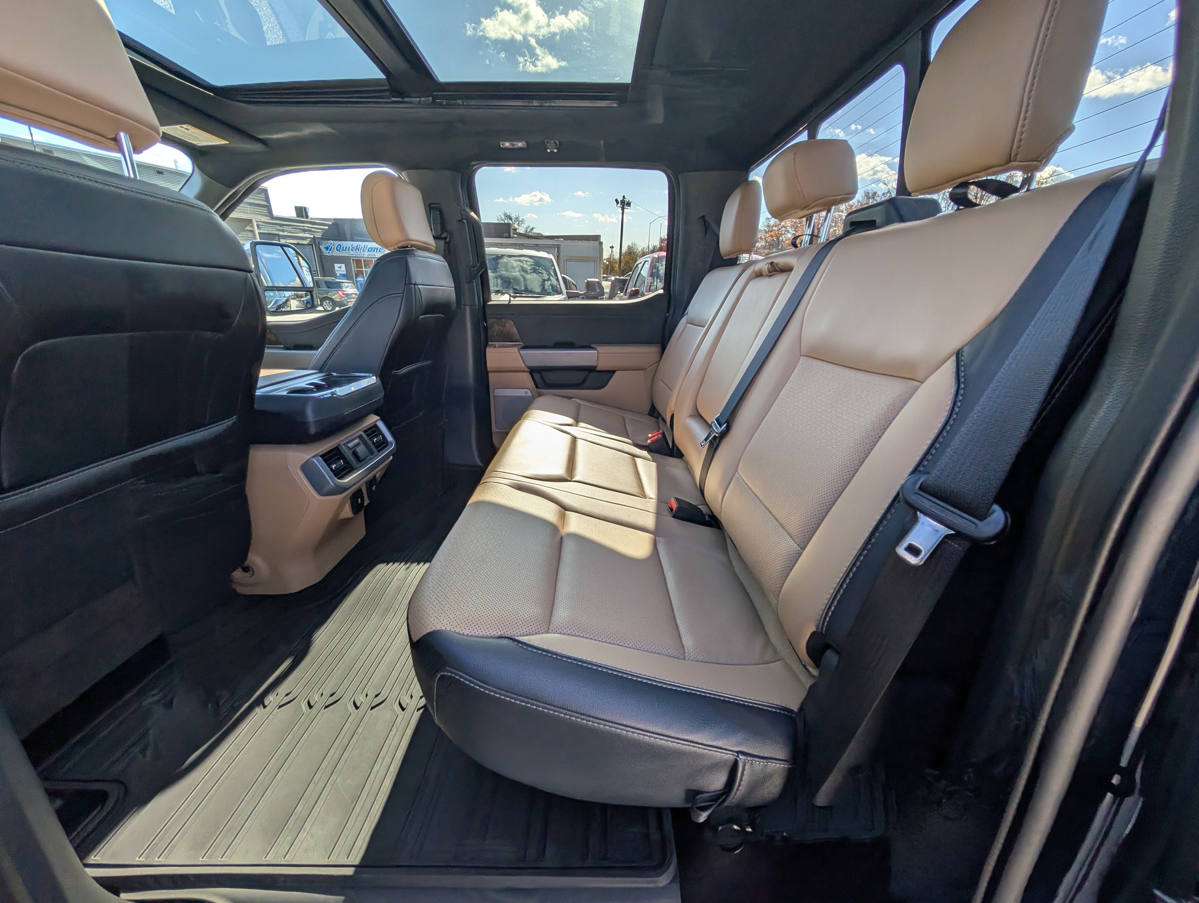 Certified 2022 Ford F150 Lariat w/ Equipment Group 502A High image 15