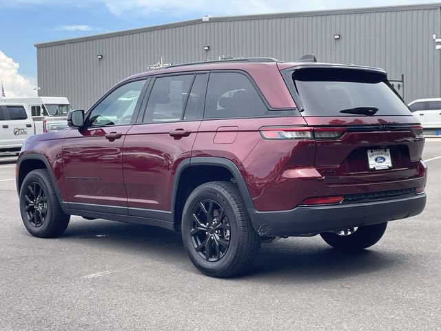 Used 2024 Jeep Grand Cherokee Altitude AWD/4WD image 28