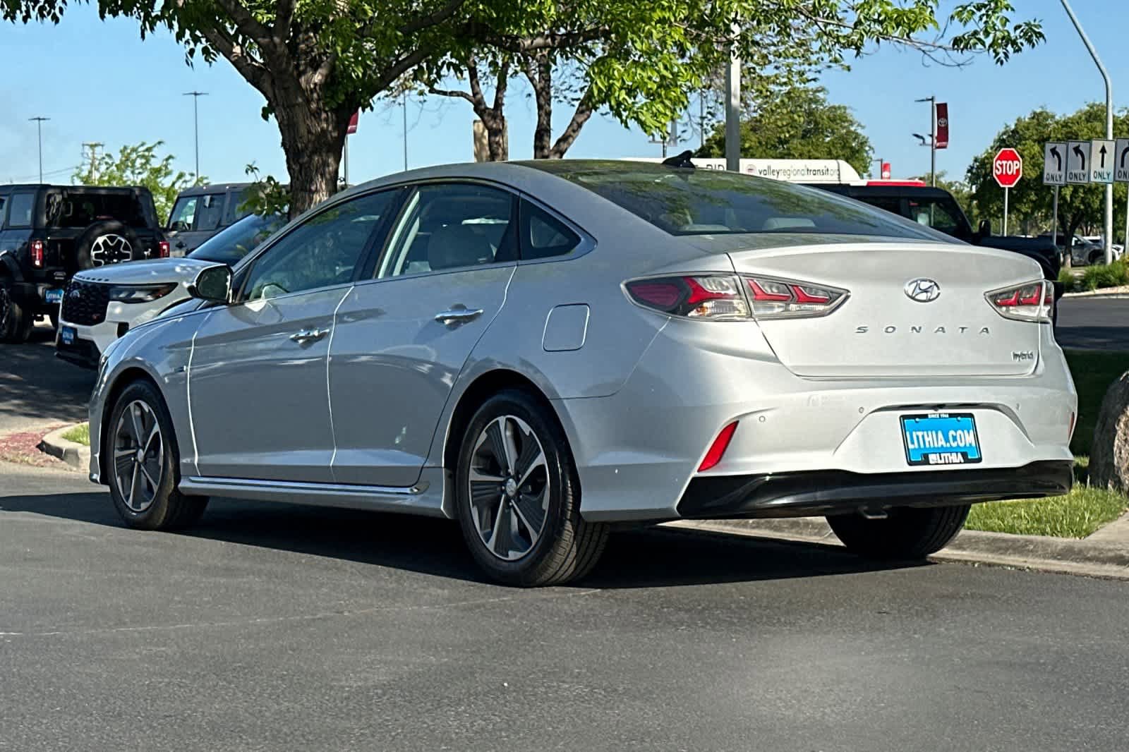 Used 2018 Hyundai Sonata Limited w/ Ultimate Package 02 FWD image 6