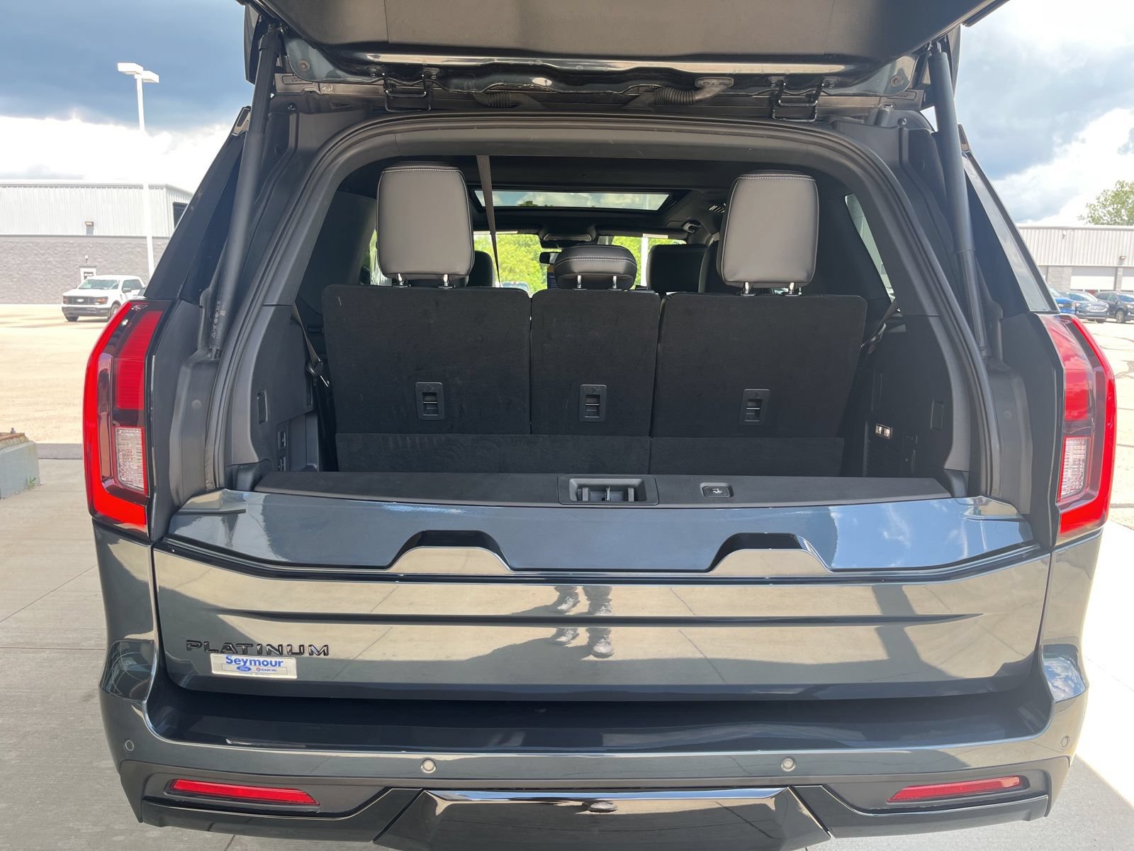 Certified 2025 Ford Expedition Platinum w/ Stealth Performance Package AWD/4WD image 14