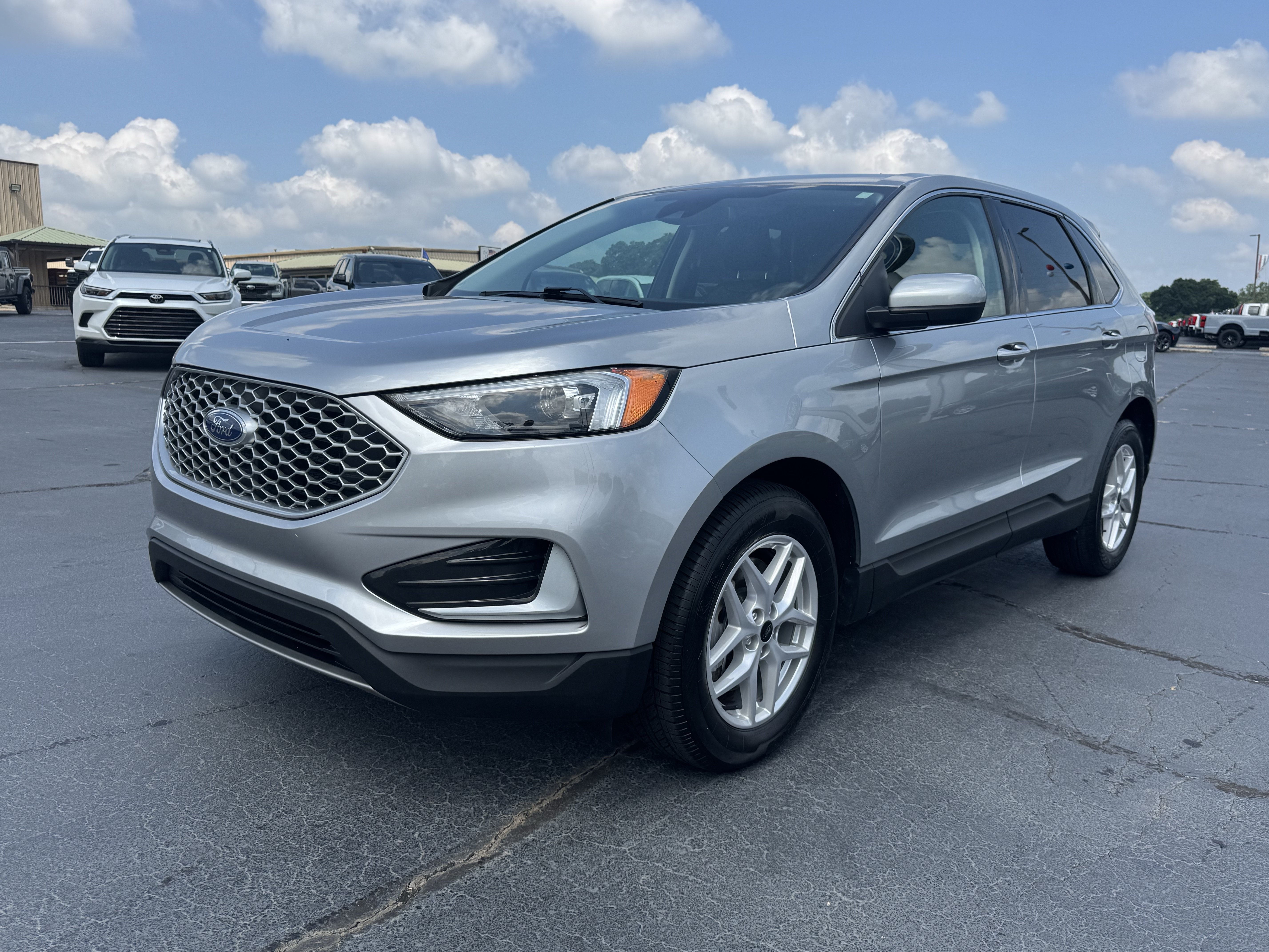 Certified 2024 Ford Edge SEL AWD/4WD image 2