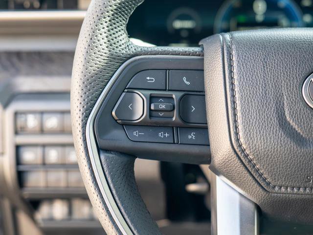 Used 2025 Toyota Tacoma Limited image 24