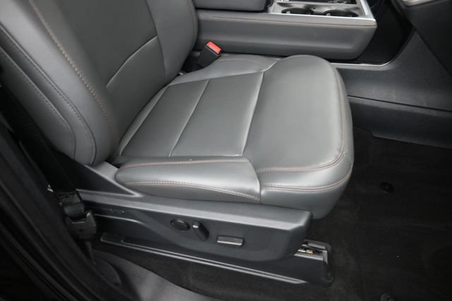 Certified 2025 Ford Expedition Active AWD/4WD image 33