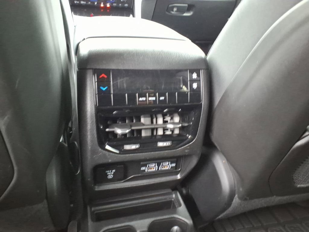 Used 2023 Jeep Grand Cherokee L Laredo w/ Luxury Tech Group I AWD/4WD image 13