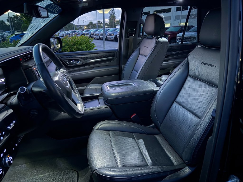 Used 2022 GMC Yukon Denali w/ Max Trailering Package AWD/4WD image 10
