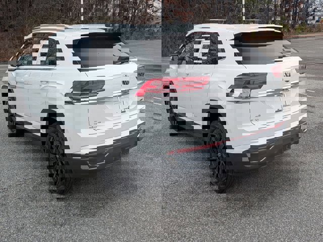 Used 2022 Volkswagen Atlas Cross Sport SE image 3