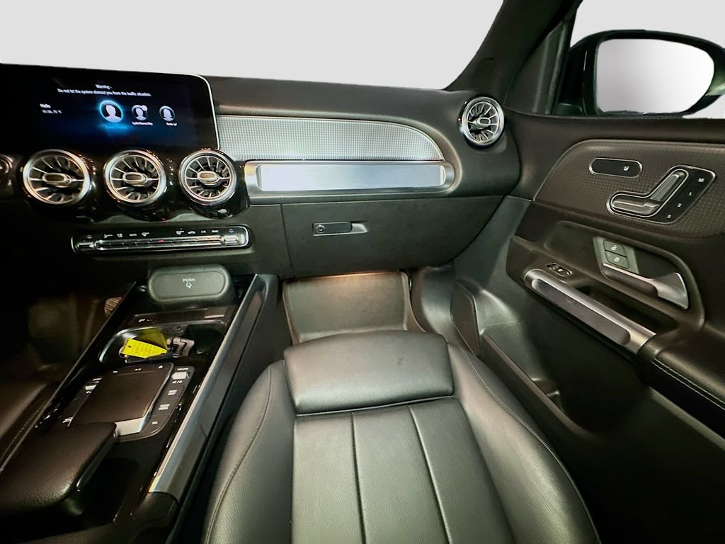 Used 2021 Mercedes-Benz GLB 250 4MATIC image 33
