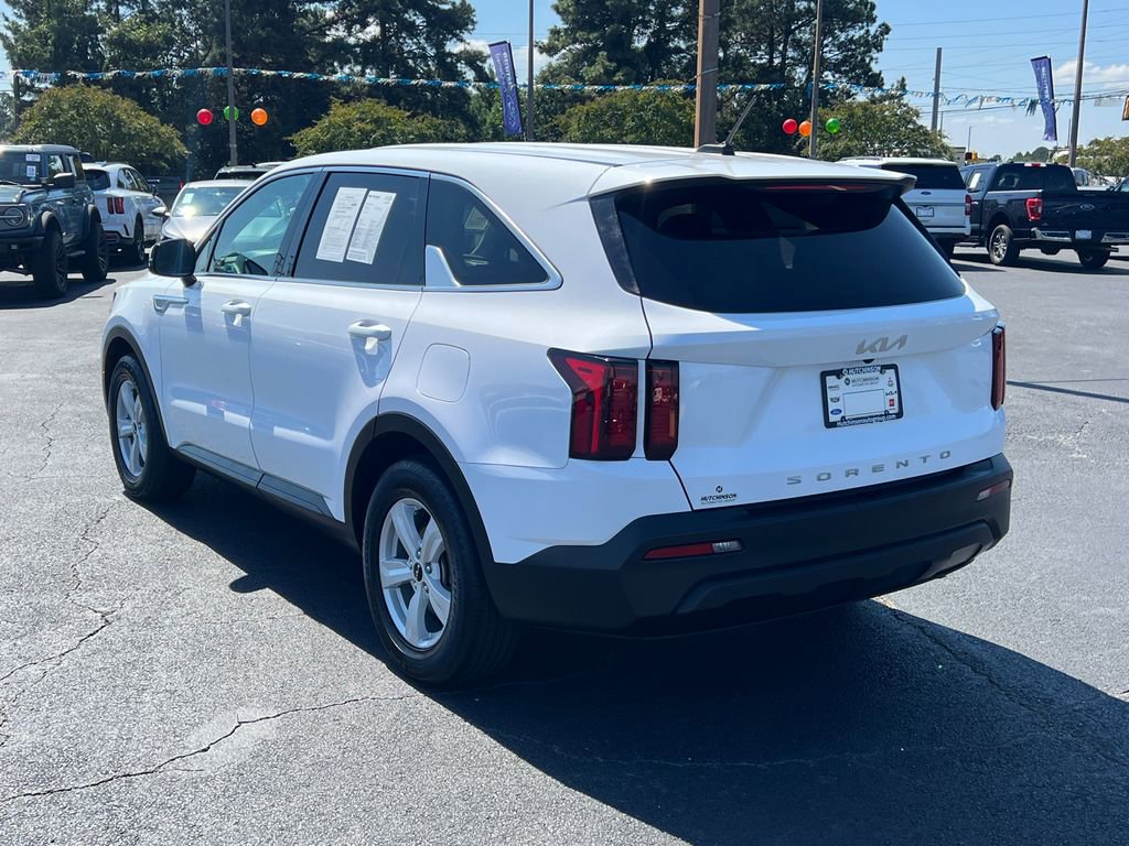 Used 2022 Kia Sorento LX FWD image 5