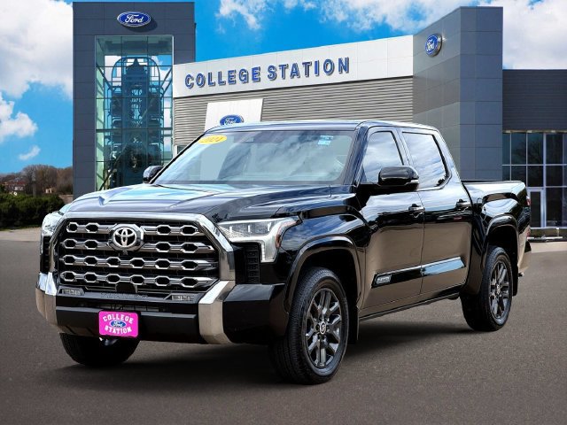 Used 2024 Toyota Tundra Platinum AWD/4WD image 2