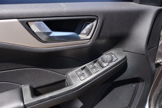 Certified 2022 Ford Escape SEL AWD/4WD image 9