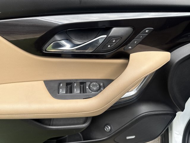 Used 2019 Chevrolet Blazer Premier w/ Sun and Wheels Package FWD image 11