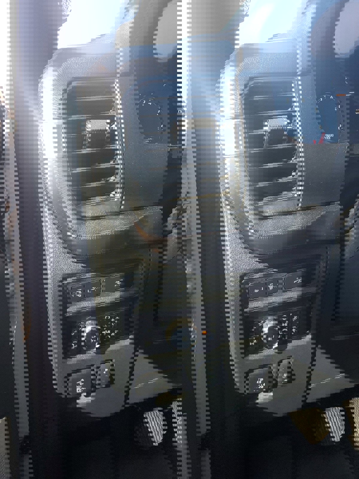 Certified 2024 Ford F150 Platinum w/ Equipment Group 702A High image 10