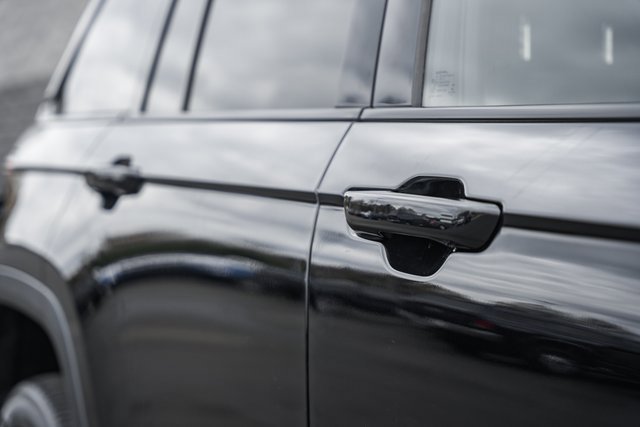 Used 2022 Jeep Grand Cherokee Altitude image 19