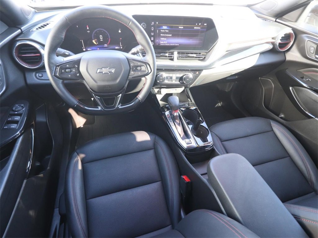 Used 2025 Chevrolet Trax RS w/ Driver Confidence Package image 10