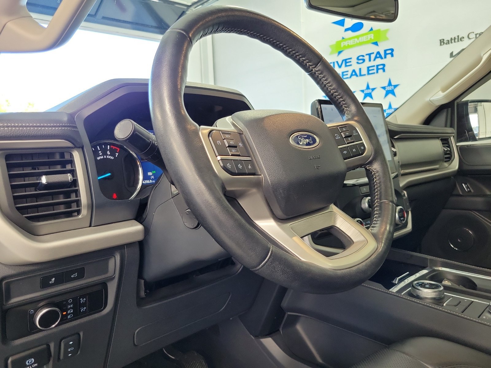 Certified 2024 Ford Expedition XLT AWD/4WD image 10