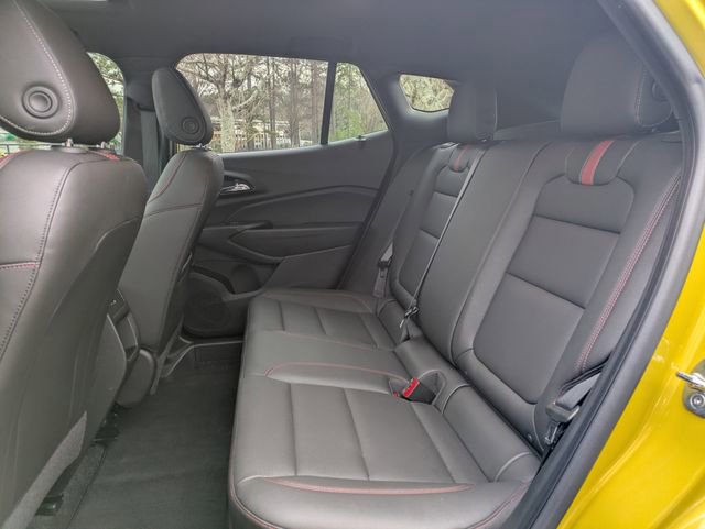 Used 2024 Chevrolet Trax RS w/ Sunroof Package image 12