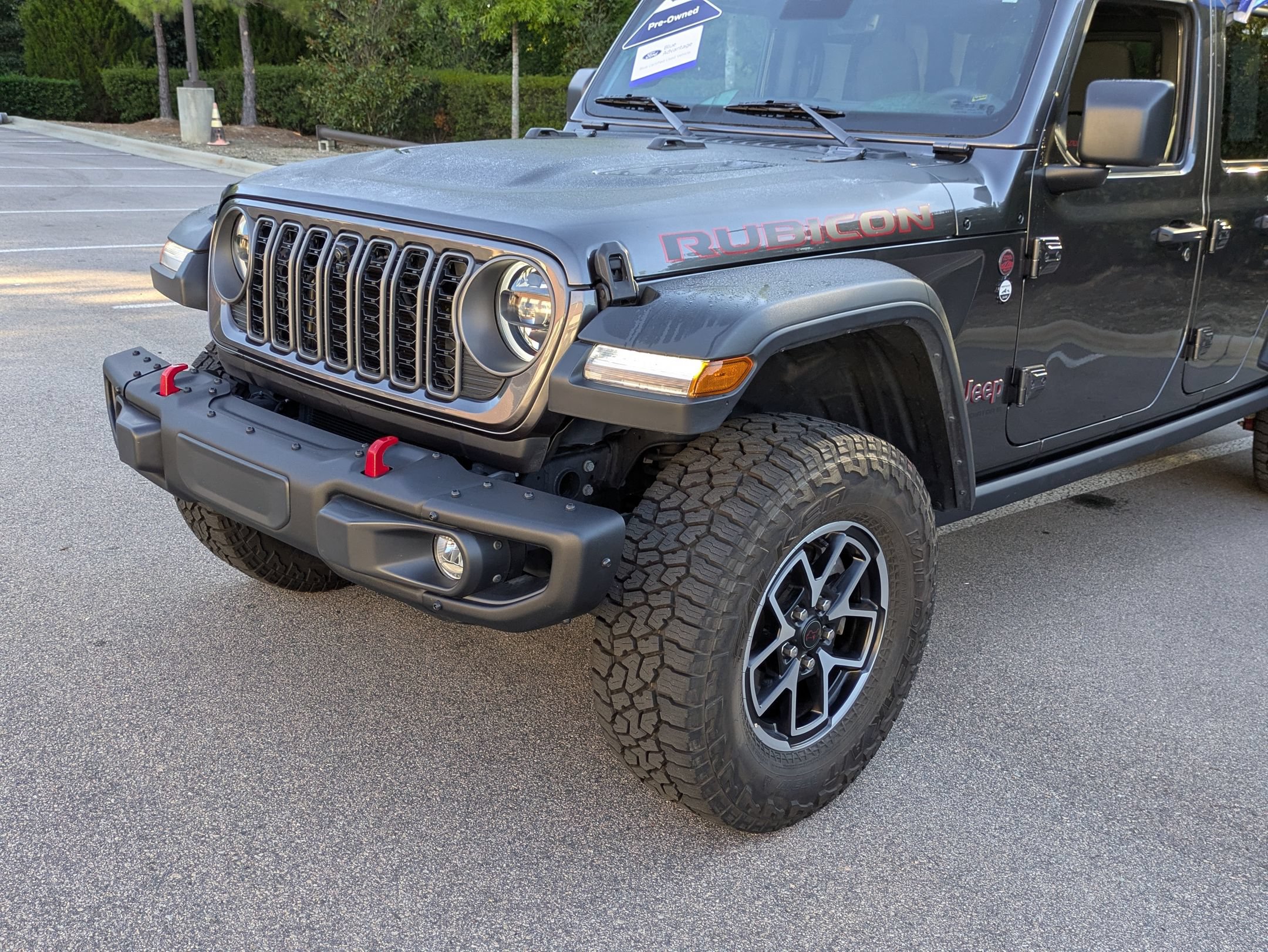 Used 2025 Jeep Gladiator Rubicon w/ Safety Group AWD/4WD image 10