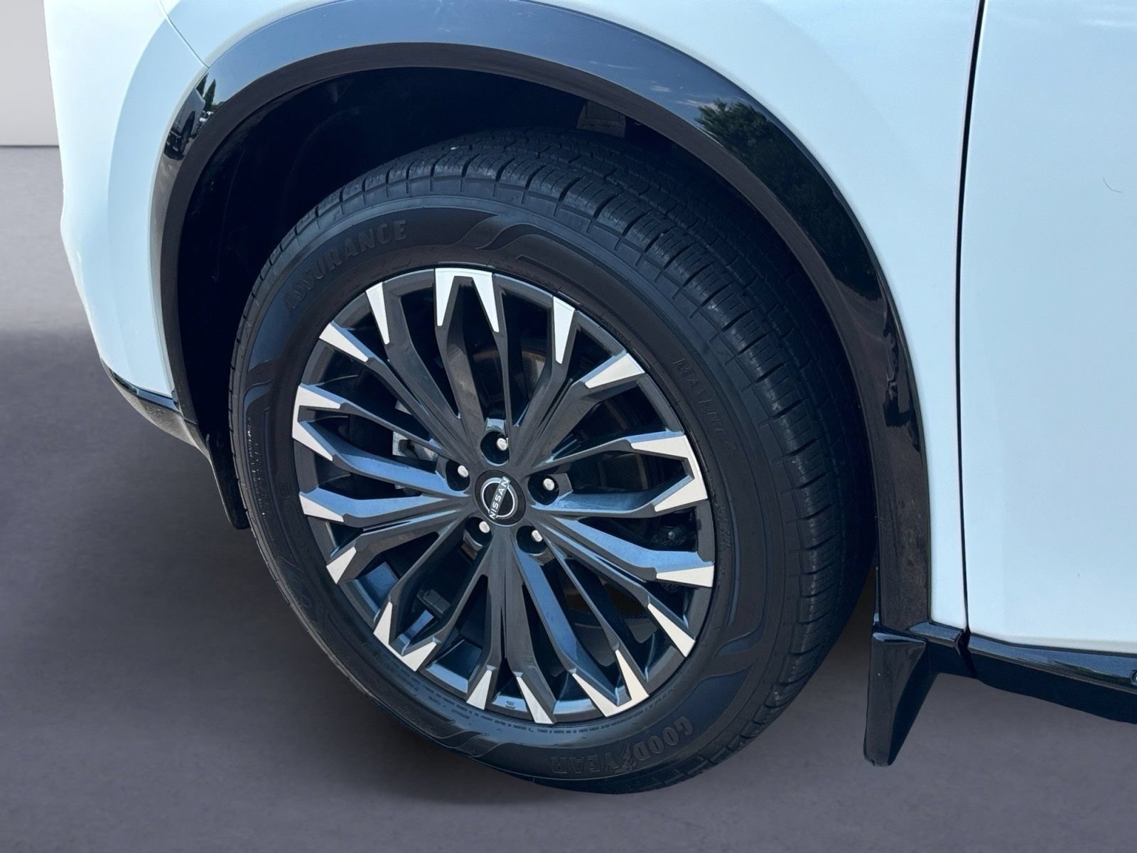 Used 2024 Nissan Rogue Platinum w/ Platinum Premium Package FWD image 10