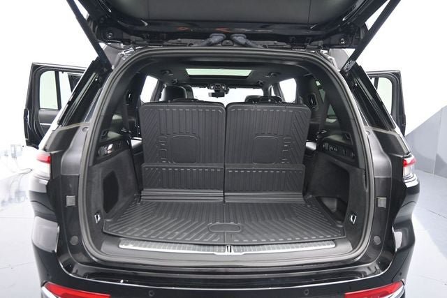 Used 2025 Jeep Grand Cherokee L Overland w/ Luxury Tech Group IV AWD/4WD image 13