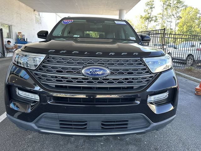 Certified 2022 Ford Explorer XLT w/ Equipment Group 202A AWD/4WD image 9